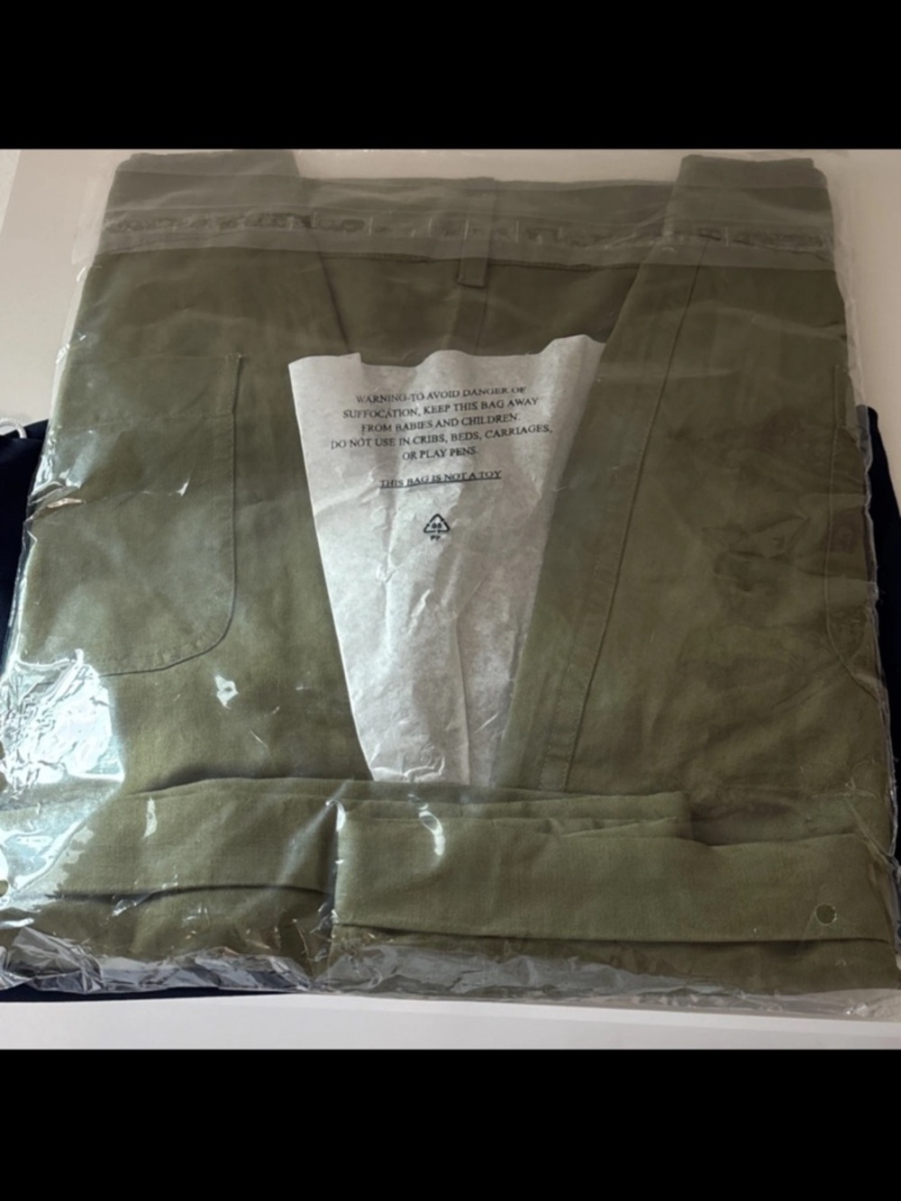 Women’s Vineyard Vines Camp Olive Shorts size 10 with new bag - Picture 4 of 7